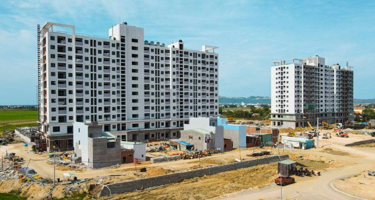 Giá nhà đất liên tục leo thang, Bộ Xây dựng có giải pháp gì kéo giảm?
